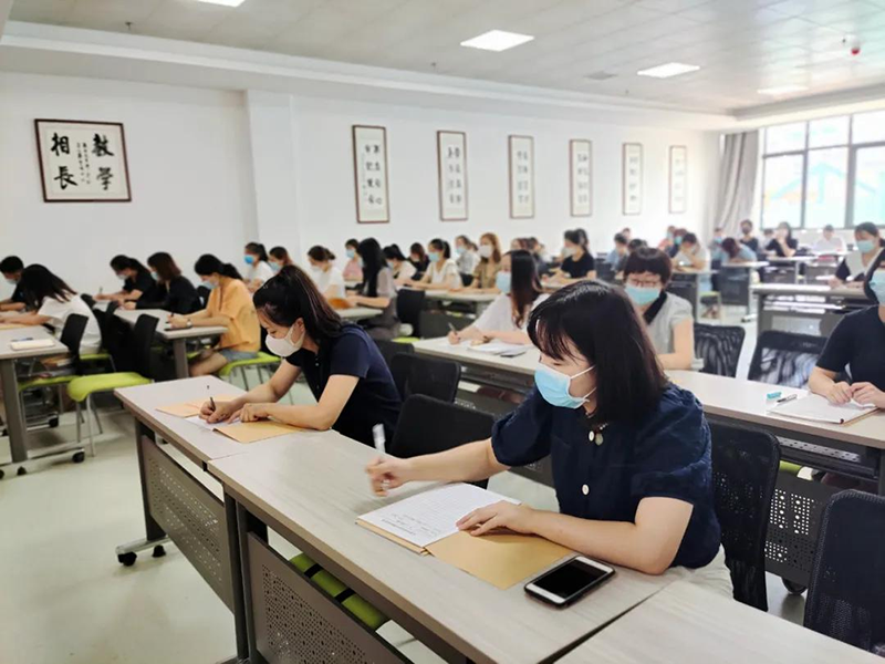 河南許昌跨世紀長(cháng)葛成龍幼兒園:秋天的堂線(xiàn)上活動已安(ān)排!